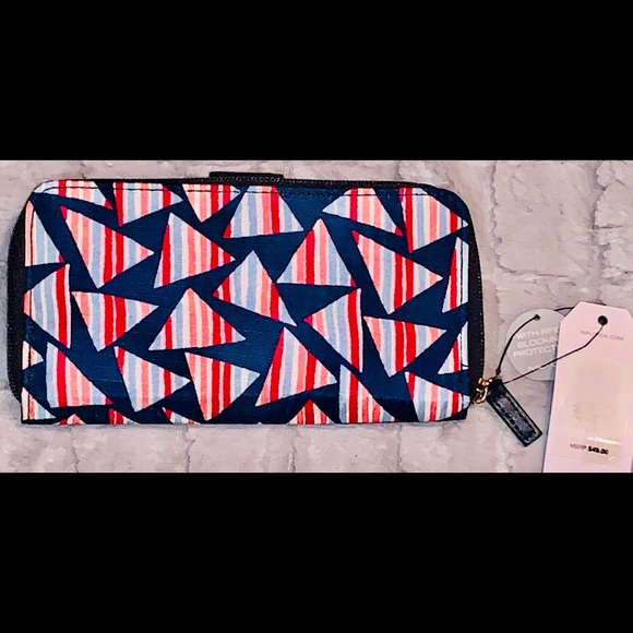 NWT Beautiful, Nautica Wallet  Make an Offer 😊 - Picture 4 of 13